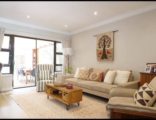 2 BEDROOM SEMI DETACHED RENTED IN ELFINDALE